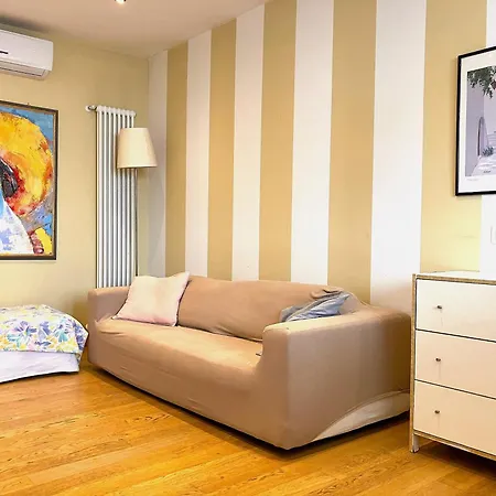Apartment Rubystar House